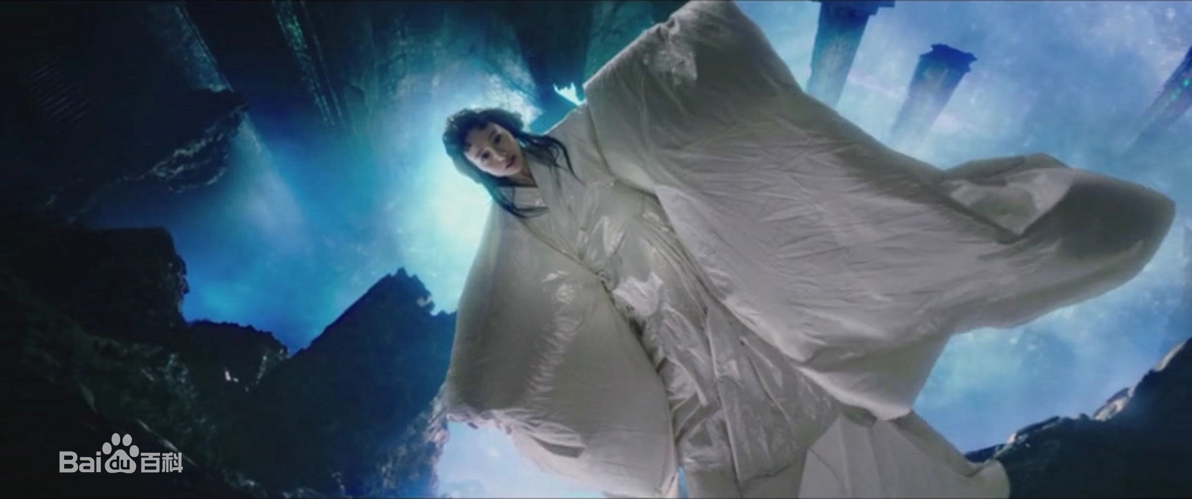 Ngo Khong truyen he lo bi mat goc gac vua khi anh 8