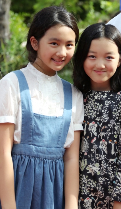 Con gai Ly A Bang Vuong Phi di dien anh 2