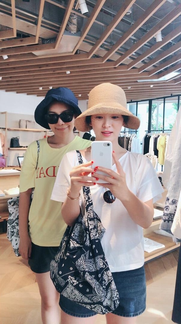 'Cô dâu tháng 10' Song Hye Kyo lần đầu lộ diện ảnh 1 'Co dau thang 10' Song Hye Kyo lan dau lo dien anh 1