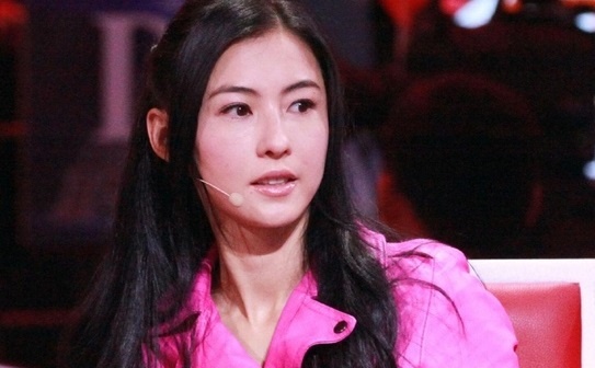 Truong Ba Chi thua nhan bi coi thuong va chen ep tai showbiz hinh anh