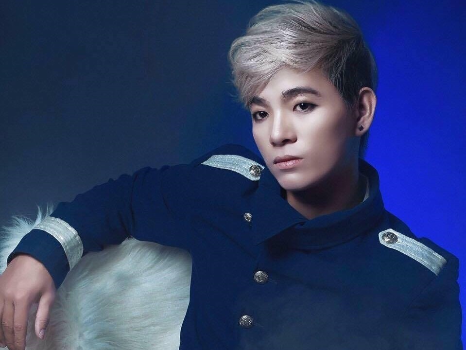 Duong Hung Khanh hat 'Vet thuong cua rieng anh' hinh anh