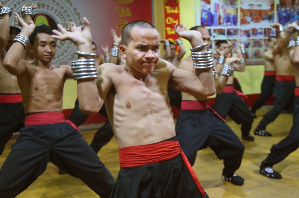 Ben trong vo duong Nam Huynh Dao anh 5