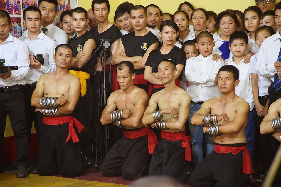 Ben trong vo duong Nam Huynh Dao anh 12