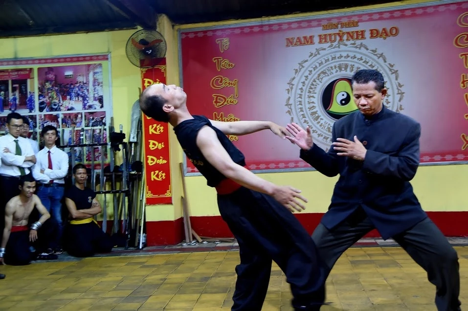 Ben trong vo duong Nam Huynh Dao anh 11