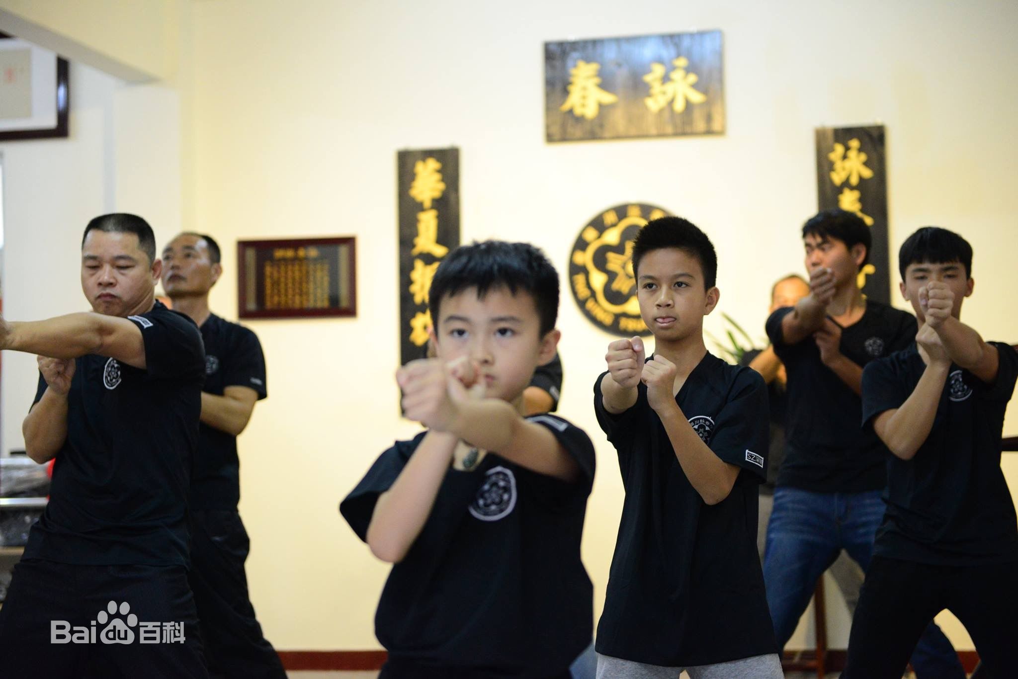 Nam Huynh Dao ne Flores Tu Hieu Dong anh 4