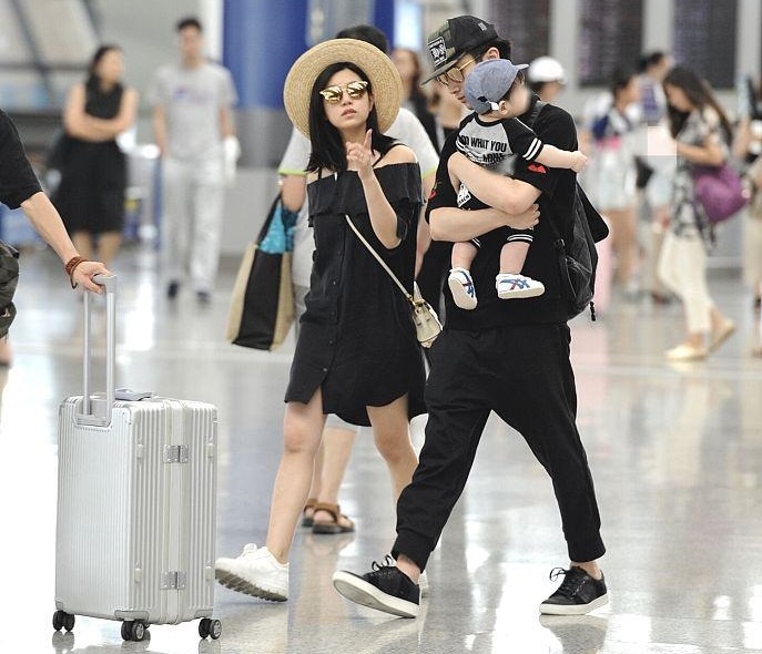 Trần nghiên hy và con ảnh 2 Tran nghien hy va con anh 2