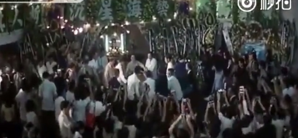 44 nam nhin lai le tang cua Ly Tieu Long hinh anh