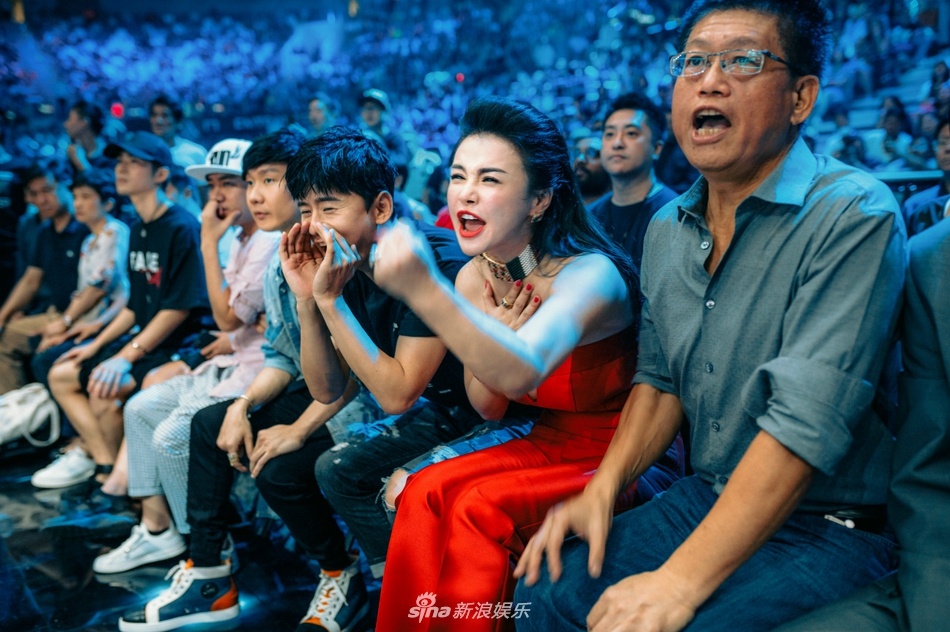 Trau Thi Minh khoc khi thua cuoc anh 6