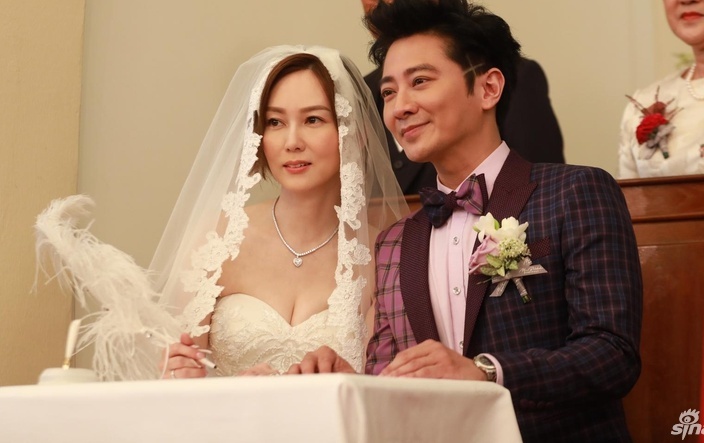 Le cuoi gian di cua tai tu 'Luc Tieu Phung' va sao nu TVB hinh anh