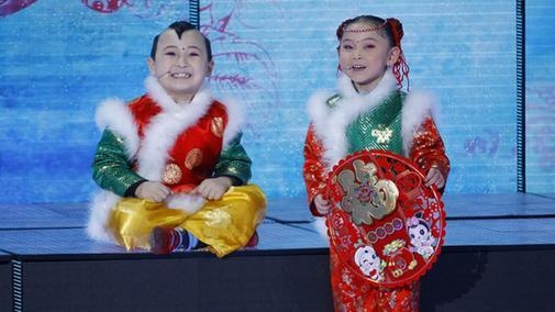 Dang Minh Ha hat tren san khau truoc khi qua doi hinh anh