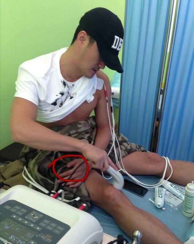 Chân Tử Đan đánh Ngô Kinh gãy xương ảnh 2 Chan Tu Dan danh Ngo Kinh gay xuong anh 2