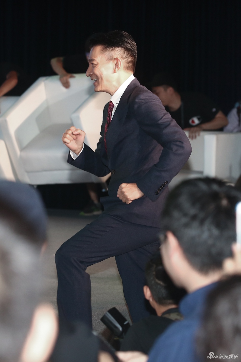 Luu Duc Hoa nhan thua truoc Ngo Kinh anh 2