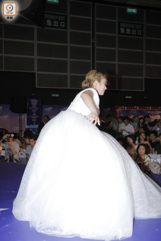 Nu hoang boxing Hong Kong lien tuc nga khi trinh anh 3