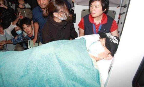 Vo Luu Duc Hoa don chong tu Thai Lan ve Hong Kong sau tai nan hinh anh