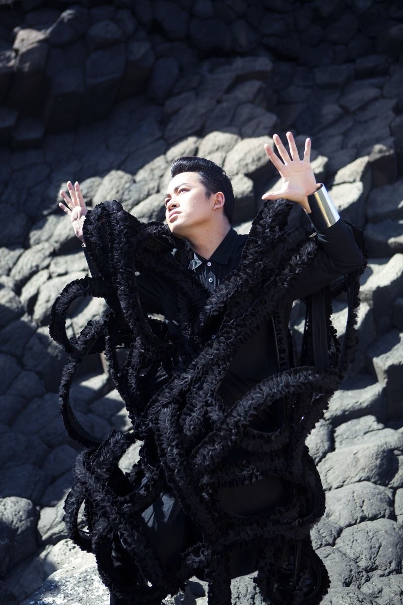 Tùng Dương chê nhạc Bolero ảnh 2 Tung Duong che nhac Bolero anh 2