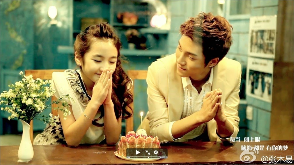 Miki Akama va ban trai song ca hinh anh