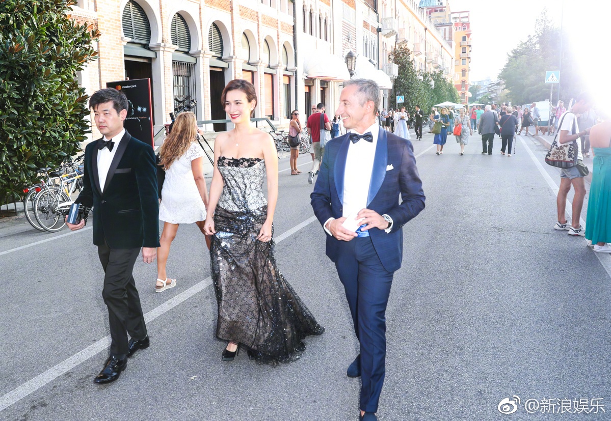 Lu Tinh San bo LHP Venice anh 1