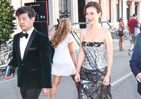 Giai nhan 'Chien lang 2' bi la o vi den tre o khai mac LHP Venice hinh anh