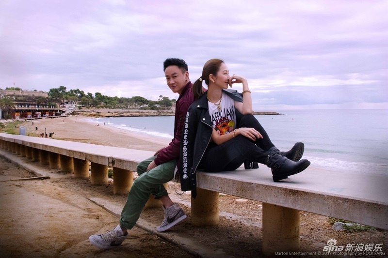 Vợ chồng Hà Nhuận Đông du lịch Barcelona ảnh 2 Vo chong Ha Nhuan Dong du lich Barcelona anh 2