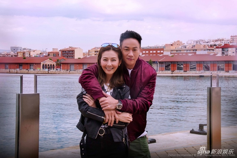 Vợ chồng Hà Nhuận Đông du lịch Barcelona ảnh 1 Vo chong Ha Nhuan Dong du lich Barcelona anh 1