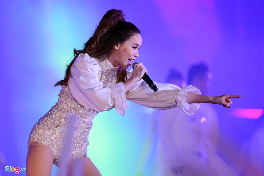 Ho Ngoc Ha huy show anh 2