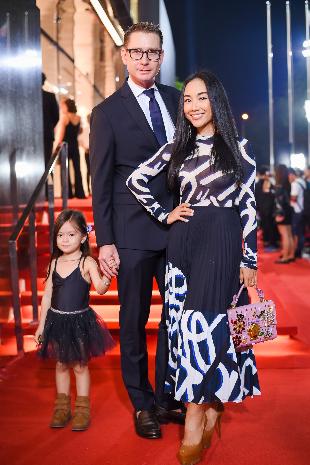 Dan sao Viet hoi tu tren tham do anh 10