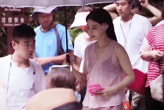 Anh hau truong phim co trang cua Pham Bang Bang gay chu y hinh anh