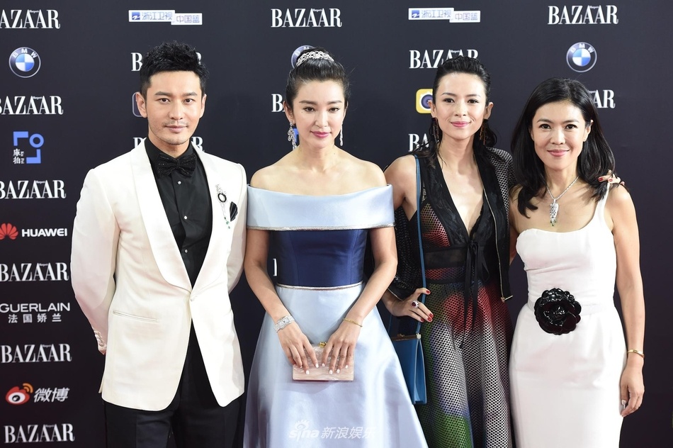 Dan sao Hoa ngu te tuu tren tham do anh 1