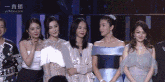 Dan sao hang A Hoa ngu te tuu dong dao tai su kien o Bac Kinh hinh anh