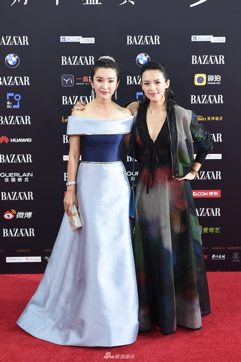 Dan sao Hoa ngu te tuu tren tham do anh 2