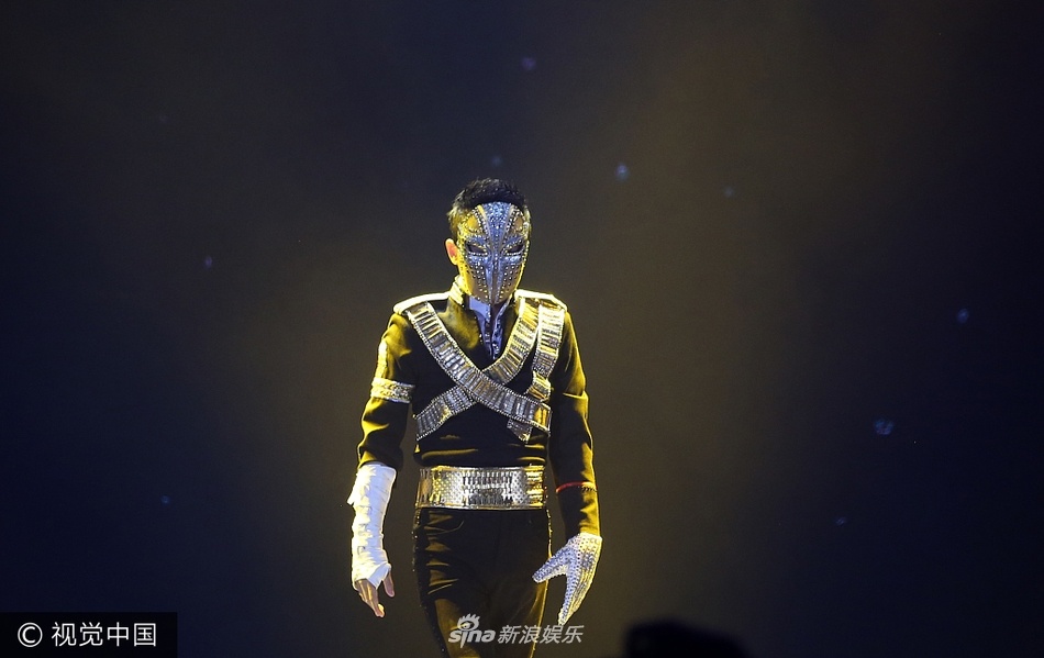 Jack Ma nhái Michael Jackson cưỡi xe Harley ảnh 1 Jack Ma nhai Michael Jackson cuoi xe Harley anh 1