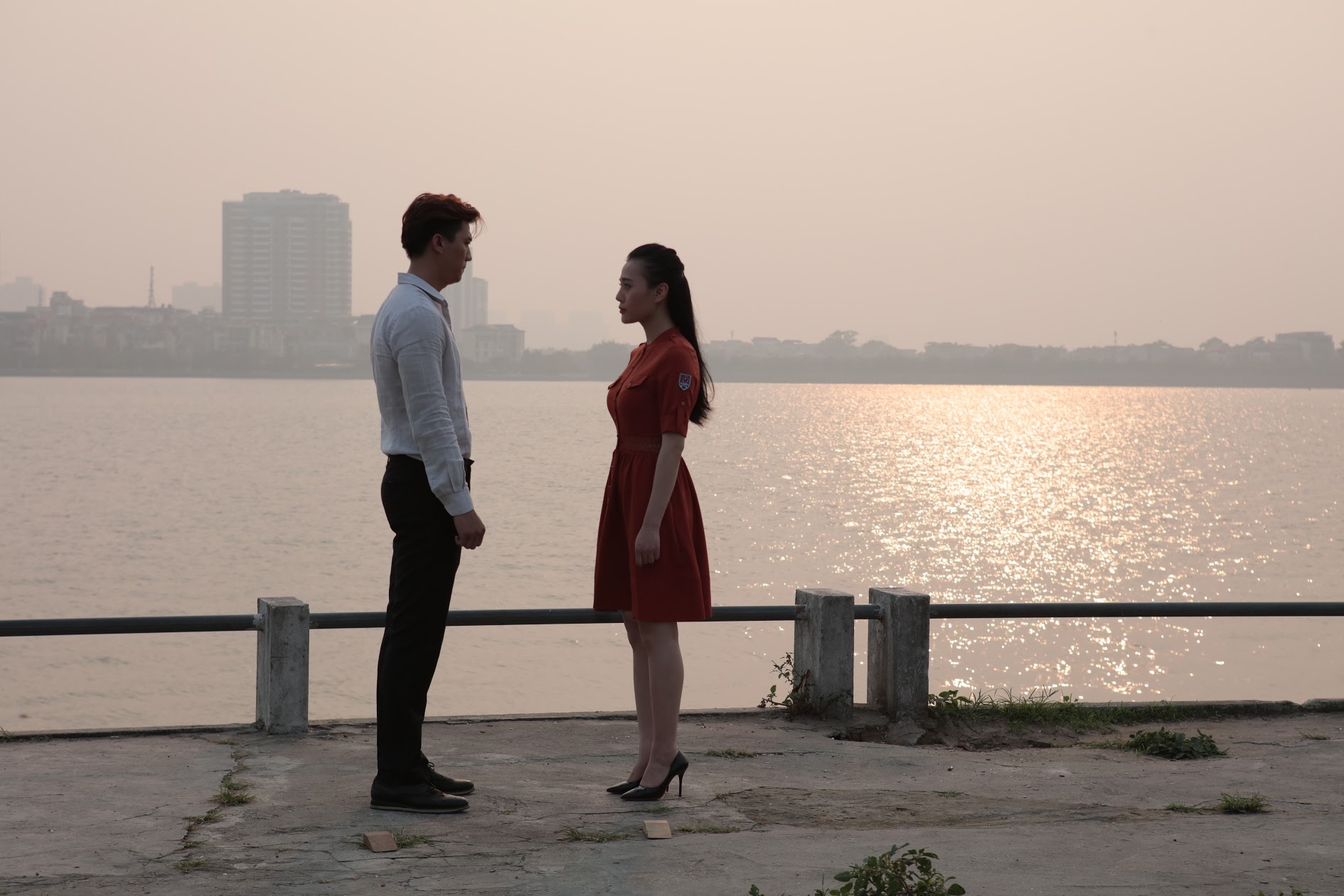 Phim Nguoc chieu nuoc mat phat song anh 1