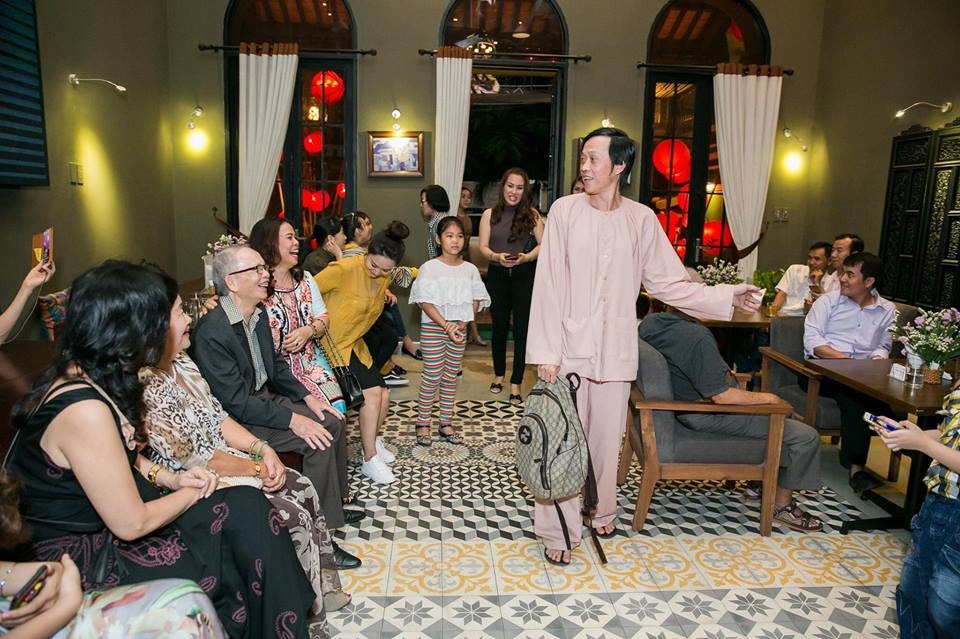 Dam Vinh Hung mung sinh nhat me Hoai Linh anh 4