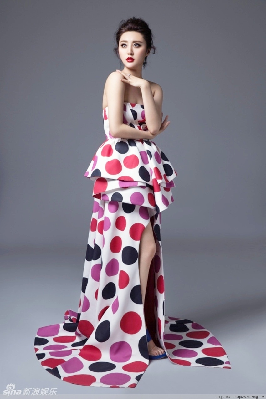 Su that phia sau nhung sao nu dong canh nong anh 4