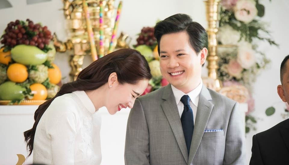 Anh hau truong dam hoi Hoa hau Thu Thao va ban trai dai gia hinh anh