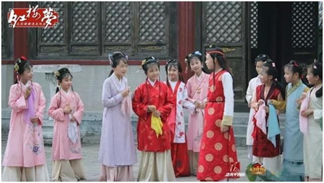 'Hong lau mong' ban nhi bat ngo gay sot tai Trung anh 11