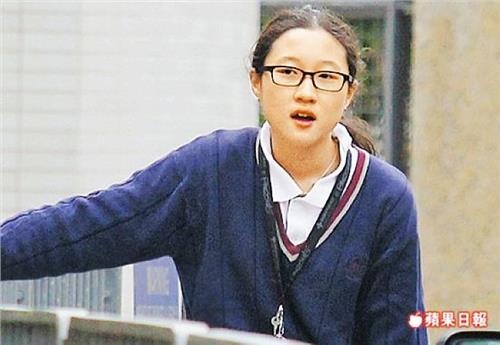 Con gái Thành Long hư hỏng ảnh 2 Con gai Thanh Long hu hong anh 2