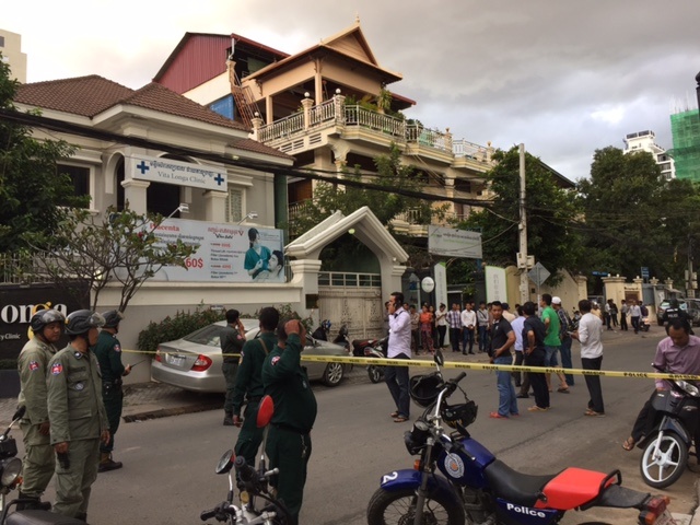 Ca sĩ Campuchia bị chồng bắn chết ảnh 4 Ca si Campuchia bi chong ban chet anh 4