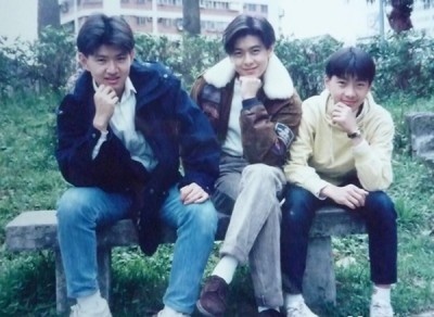 Anh trai Lâm Chí Dĩnh bán hàng vỉa hè ảnh 4 Anh trai Lam Chi Dinh ban hang via he anh 4