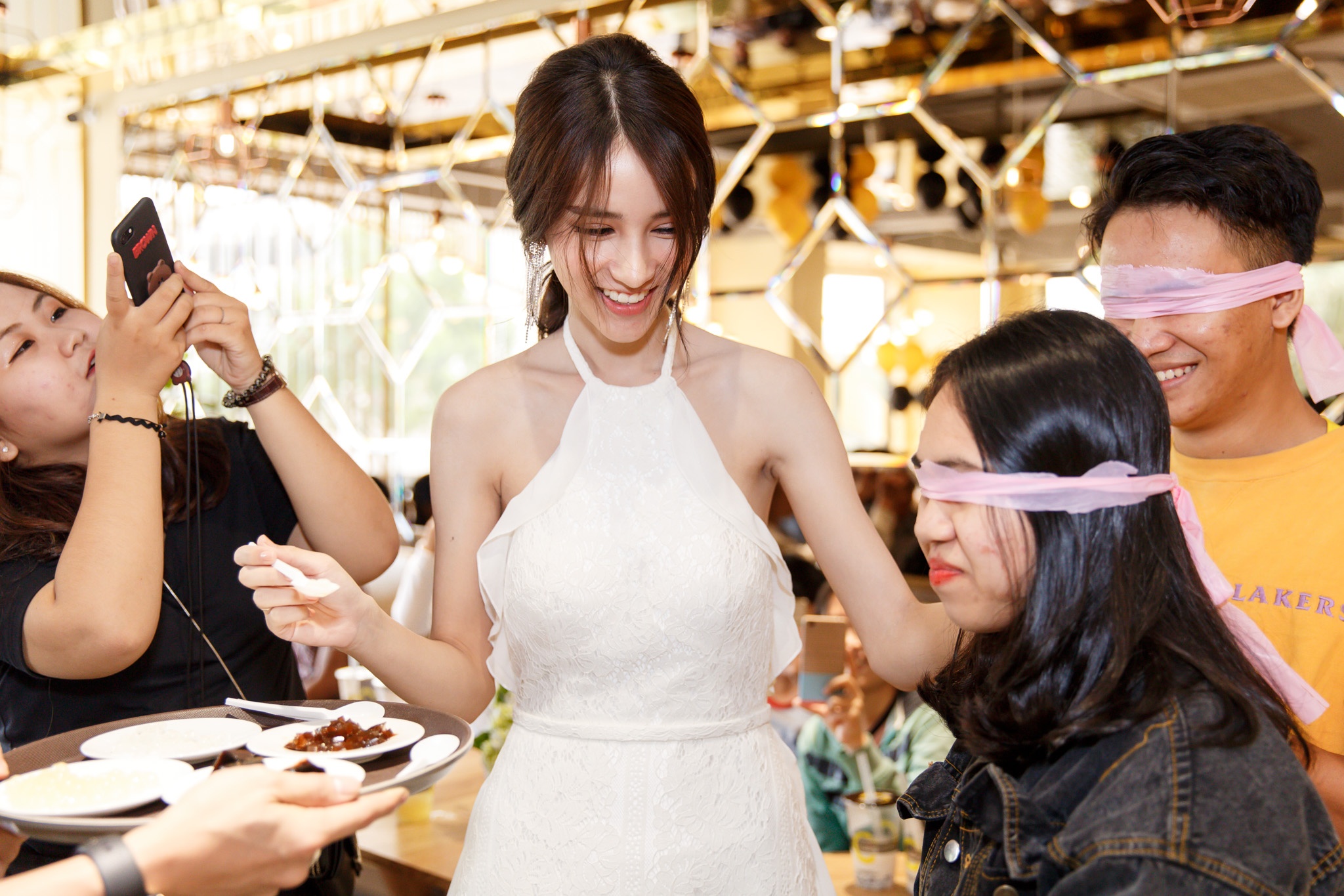 Hoa hậu chuyển giới Thái Lan Yoshi đến Việt Nam ảnh 6 Hoa hau chuyen gioi Thai Lan Yoshi den Viet Nam anh 6