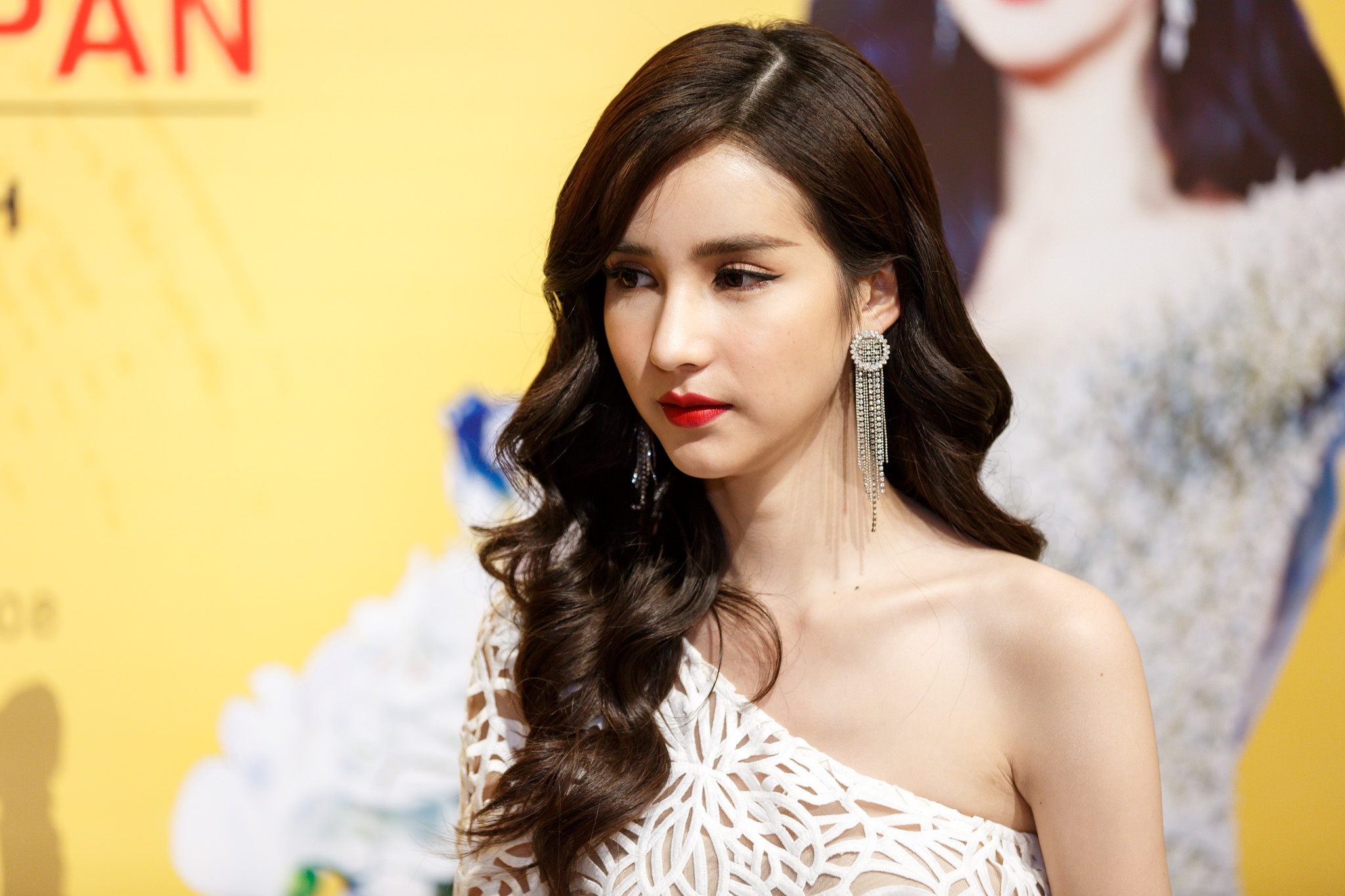 'Thien than chuyen gioi Thai Lan' khong nghi den ket hon hinh anh