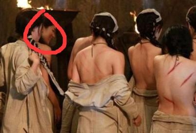 Phia sau canh mao hiem,  tra tan tren man anh anh 3