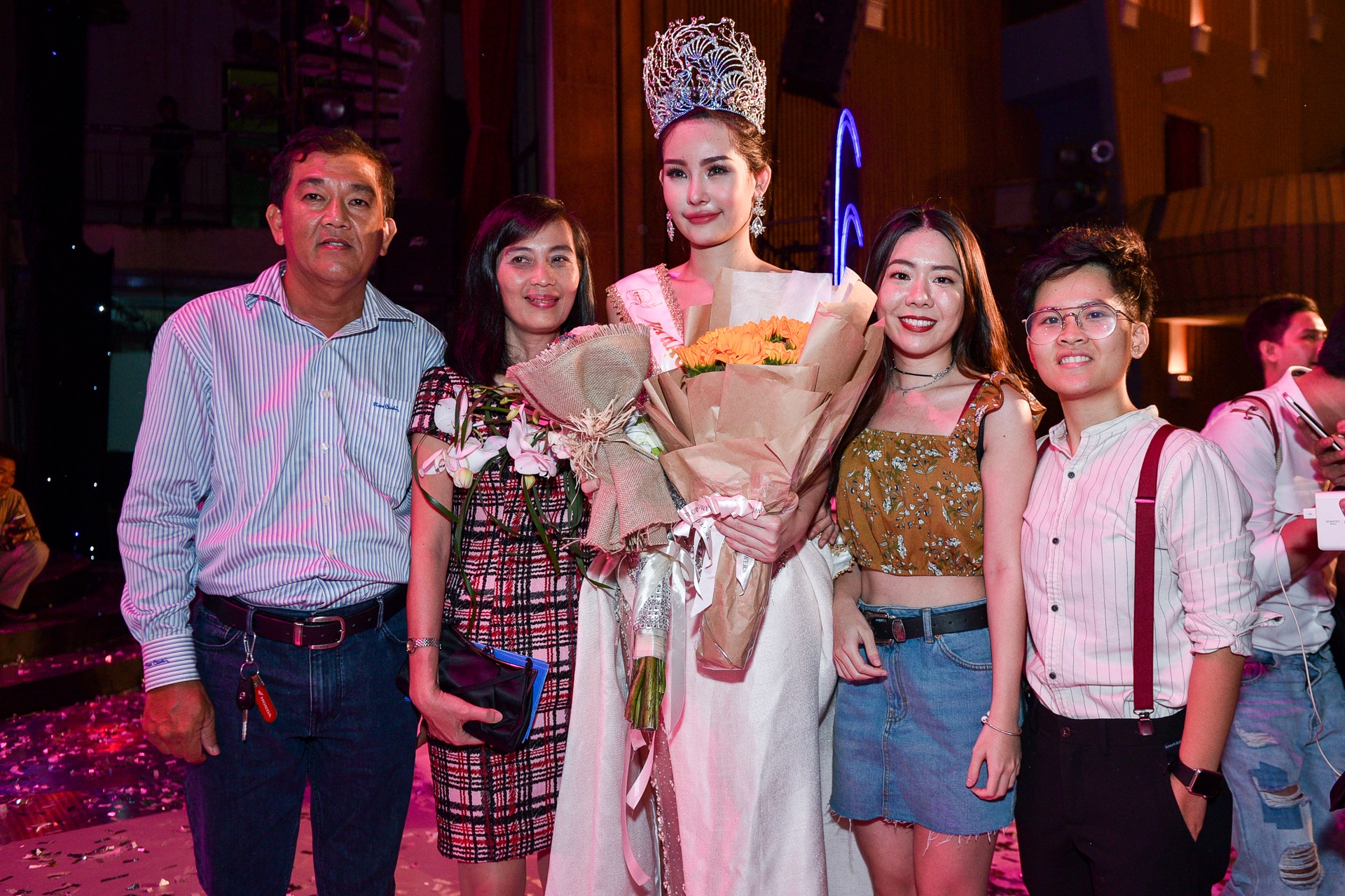 Nhan sac bi che bai cua Hoa hau Dai duong 2017 anh 11