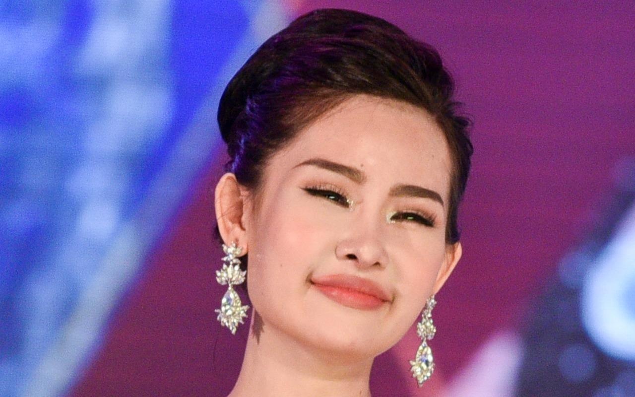 Dan mang che Hoa hau Dai duong 2017 kem sac hinh anh