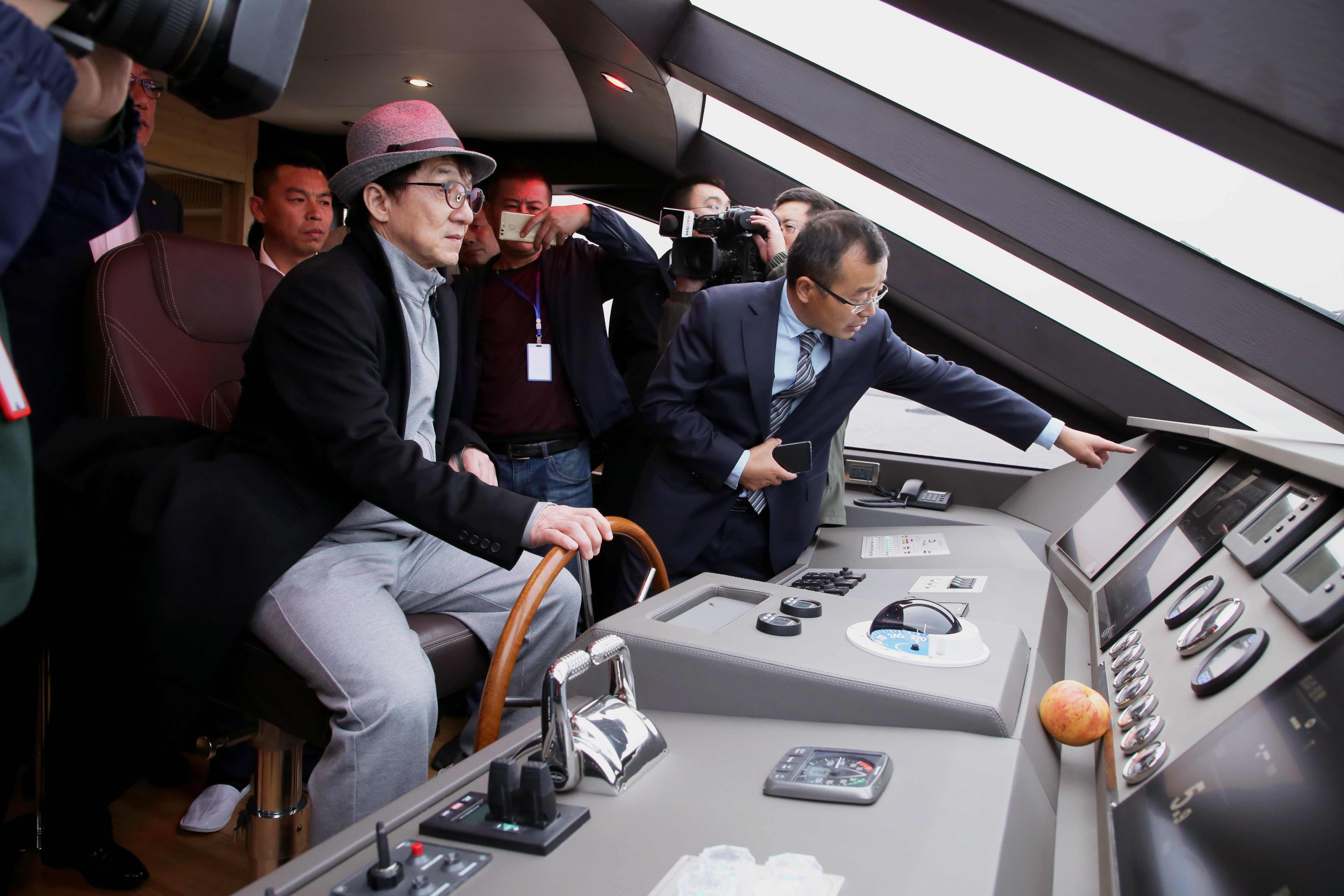 Lý do Thành Long quyết sắm du thuyền hạng sang ảnh 1 Ly do Thanh Long quyet sam du thuyen hang sang anh 1