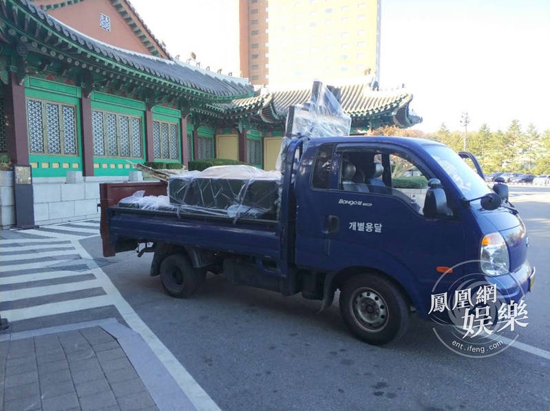 Le cuoi Song Joong Ki va Song Hye Kyo anh 6