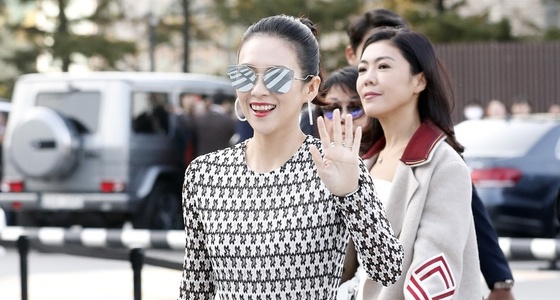 Chuong Tu Di duoc san don giua dan sao Han tai le cuoi Song Hye Kyo hinh anh