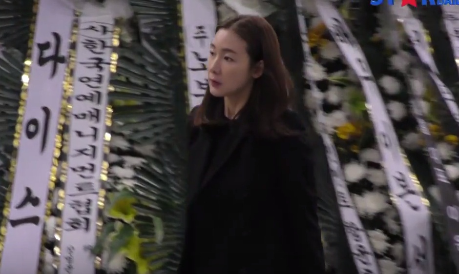 Song Joong Ki viếng Kim Joo Hyuk ảnh 2 Song Joong Ki vieng Kim Joo Hyuk anh 2