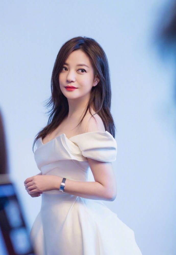 Vợ chồng Triệu Vy vừa bị lệnh cấm trên thị trường ảnh 1 Vo chong Trieu Vy vua bi lenh cam tren thi truong anh 1