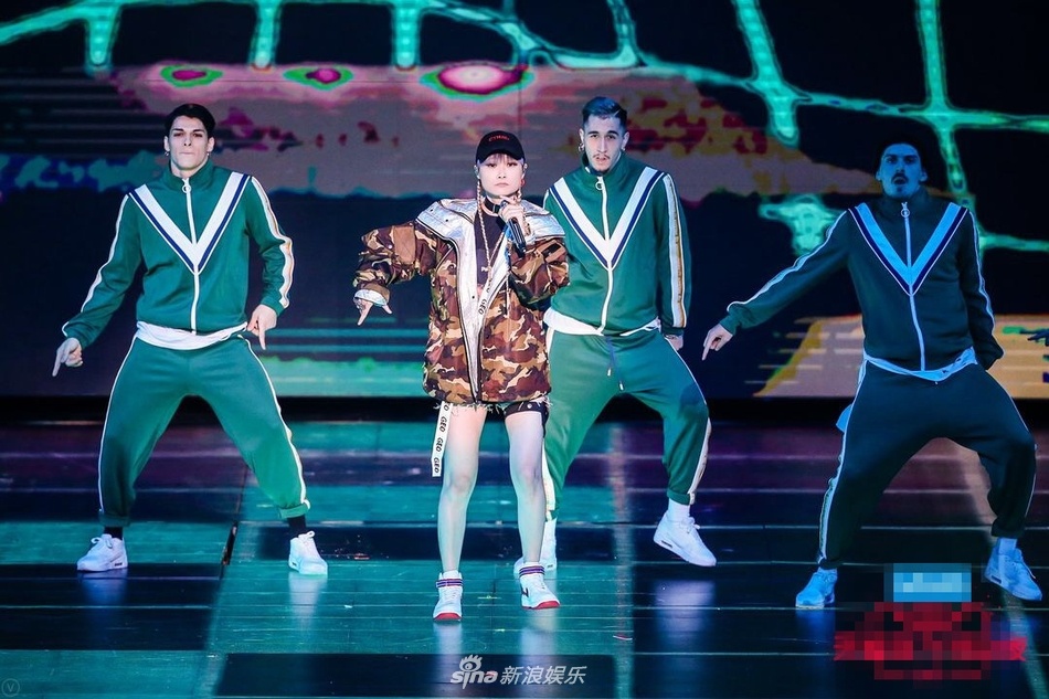 Jack Ma du su kien voi dan sao anh 10